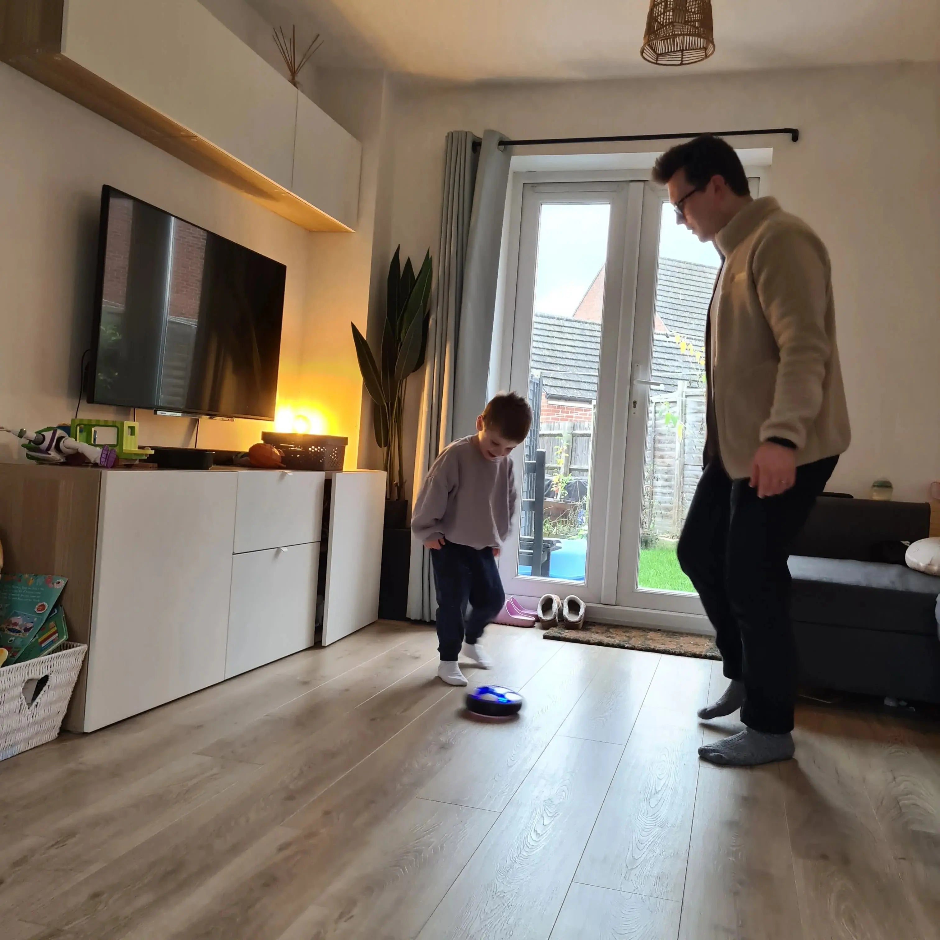 KiddoSpace™ - LED Sveveballfotball for barn 