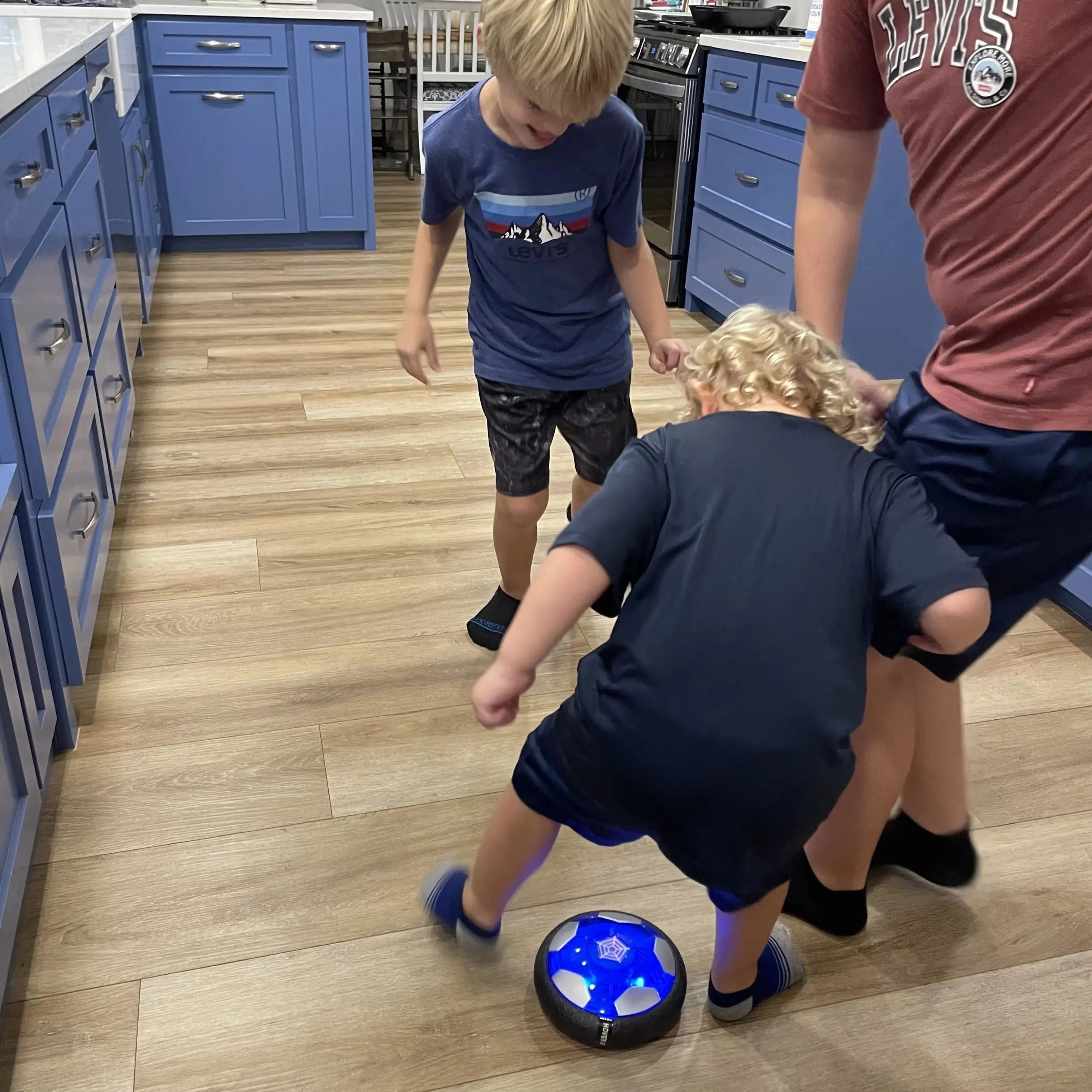 KiddoSpace™ - LED Sveveballfotball for barn 