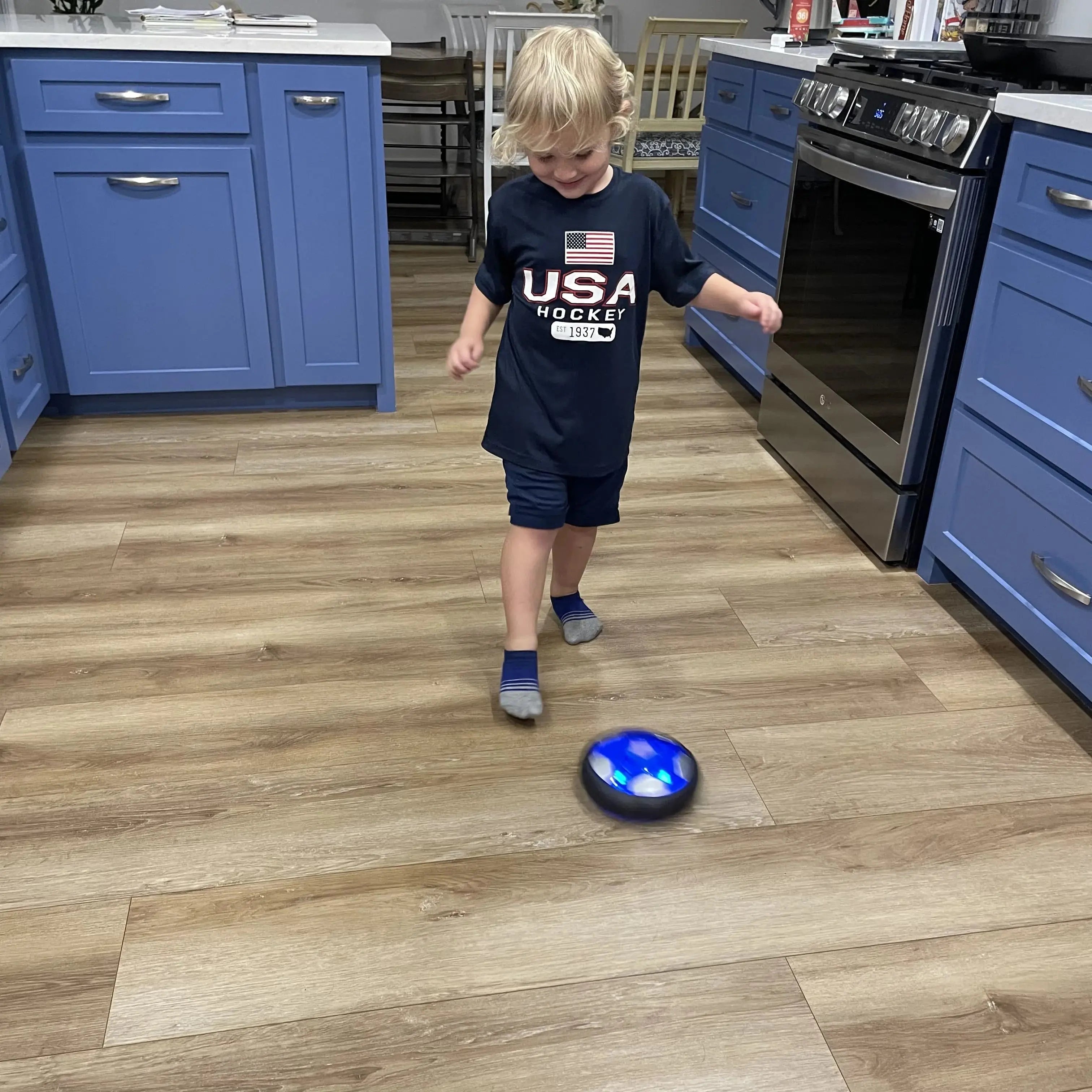 KiddoSpace™ - LED Sveveballfotball for barn 
