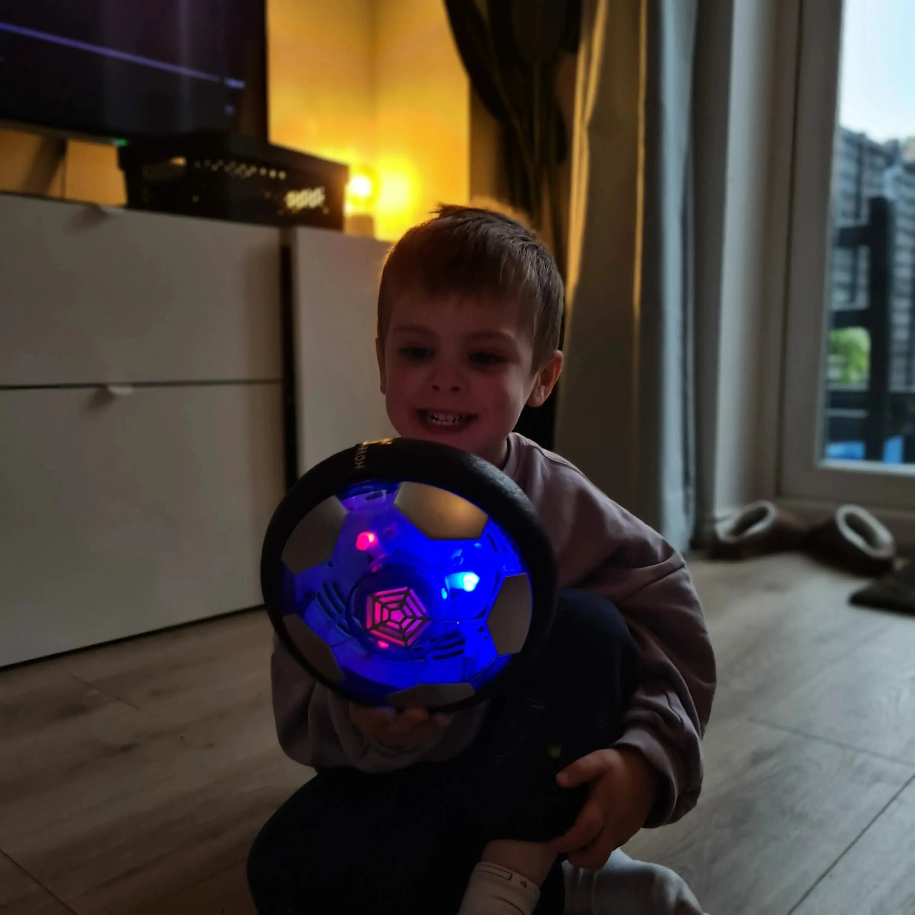 KiddoSpace™ - LED Sveveballfotball for barn 